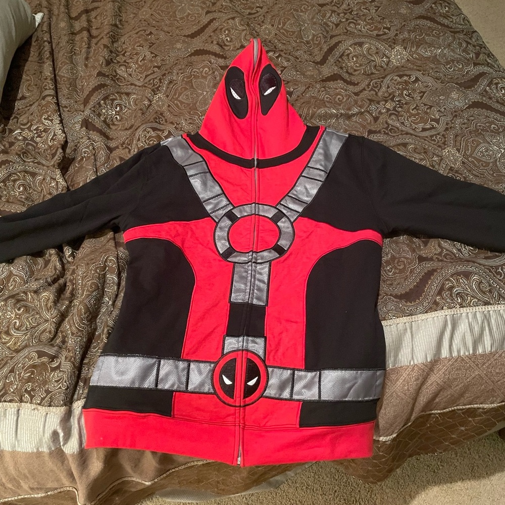 Deadpool costume hoodie!!!☠️